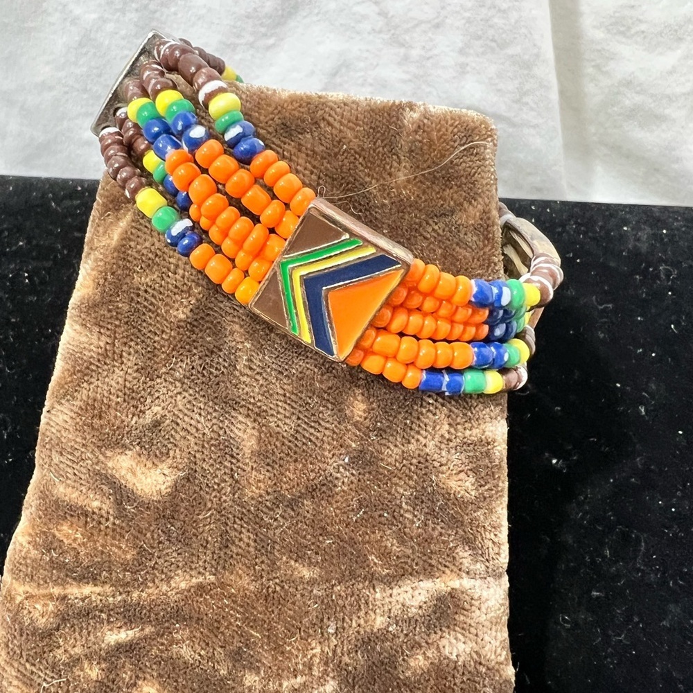 Santa Fe Style Beads W/Tribal Squares And Multi Color Beads On A Stretchy Cord☑️